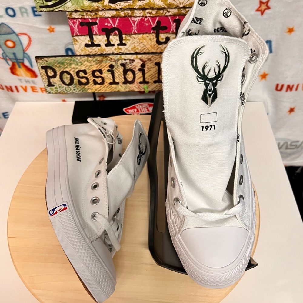 CONVERSE CTAS HI BUCKS MILWAUKEE BASKETBALL - Picture 2 of 14